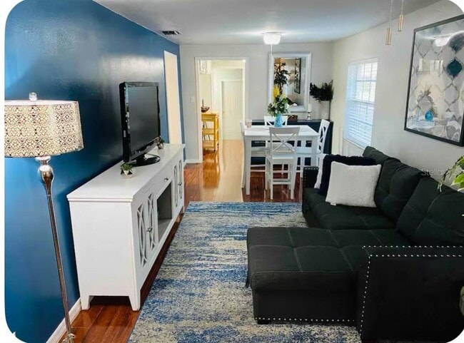 Building Photo - 2521 Lorraine St