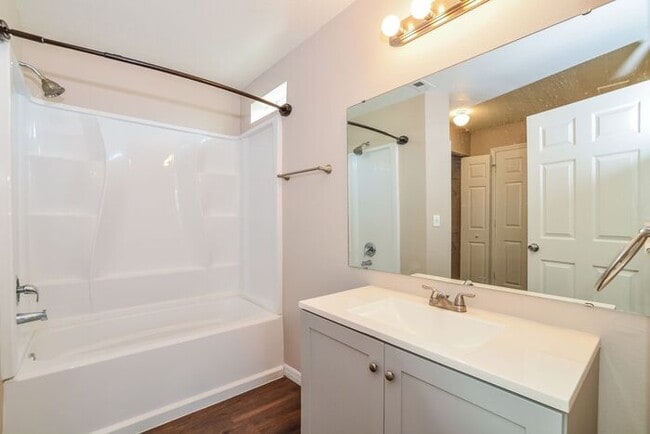 Building Photo - 3756 Dartford Dr
