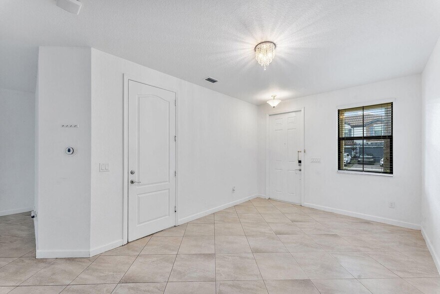 Building Photo - 12756 Anthorne Ln