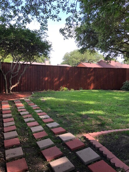 Building Photo - 2304 Canyon Valley Trl