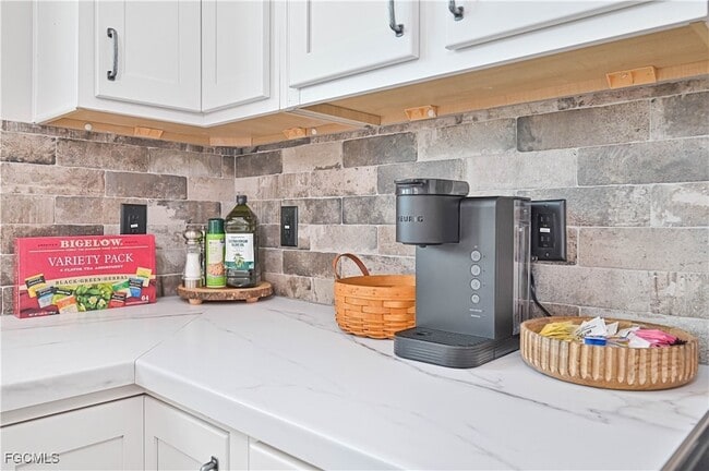 Building Photo - 3524 Fifth Ave