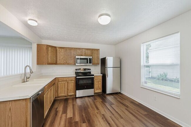 Building Photo - Perfect Family Home