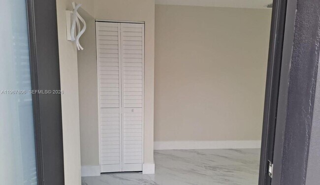 Building Photo - 4055 SW 103rd Ave