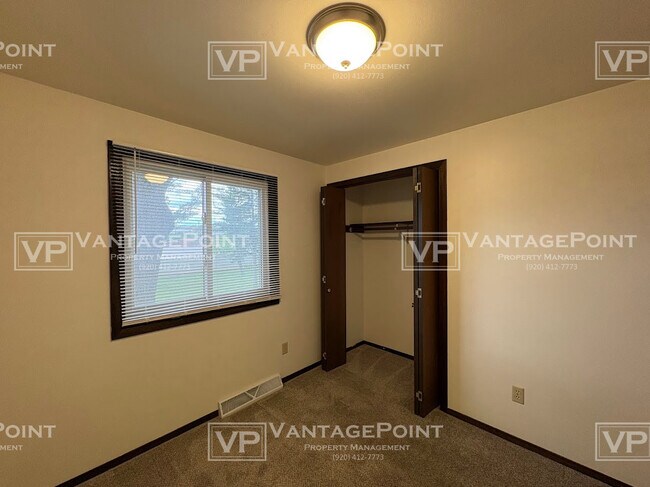 Building Photo - 2571 Trojan Dr