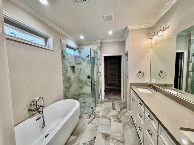 Building Photo - 4/2 Creekside Home