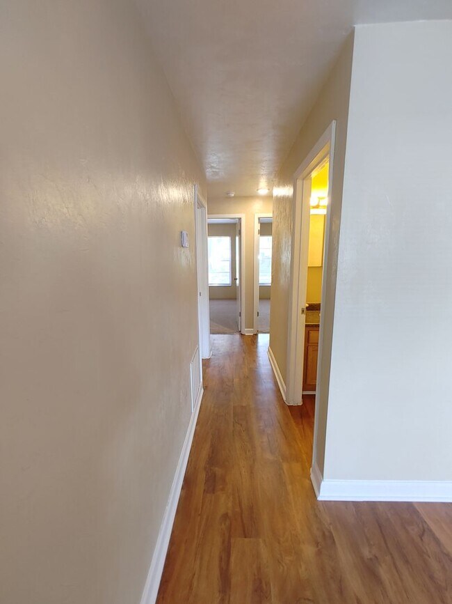 Building Photo - 4025 SW 21st Ln