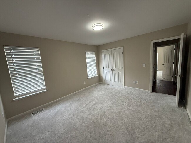 Building Photo - Beautifully Renovated Home in Trussville City Schools – Fireplace & 2-Car Garage