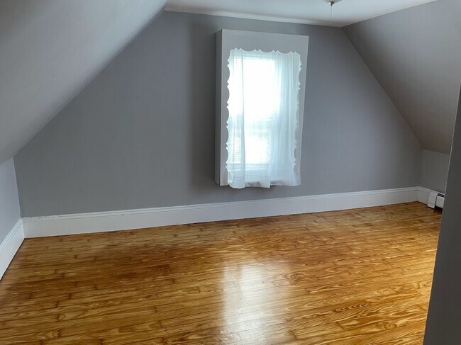 Building Photo - 428 High St