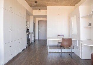 Building Photo - 1840 N Farwell Ave