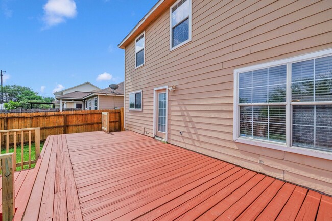 Building Photo - Stylish 3-Bedroom Home with Expansive Pati...