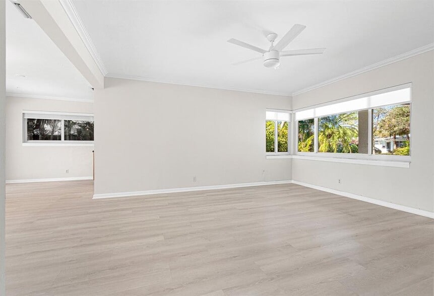 Building Photo - 1900 NE 19th St