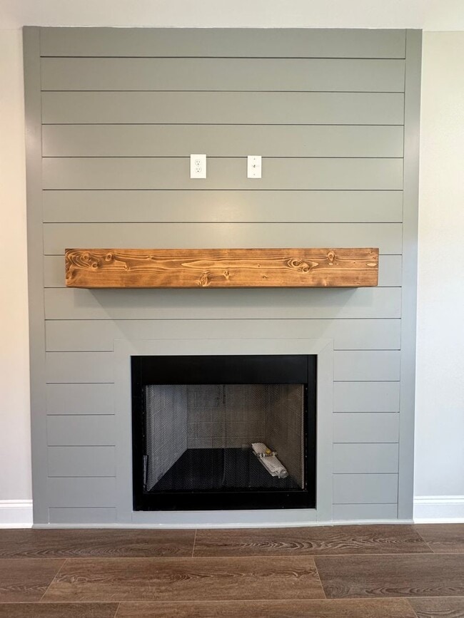 Building Photo - NEWER 4/2.5 House in Armuchee-$2,195