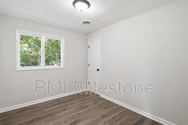 Building Photo - 13242 Greensburg Rd