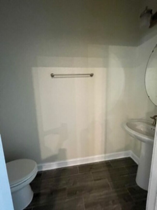 Building Photo - STOREY PARK - 3BR/2.5BA TWO STORY HOME