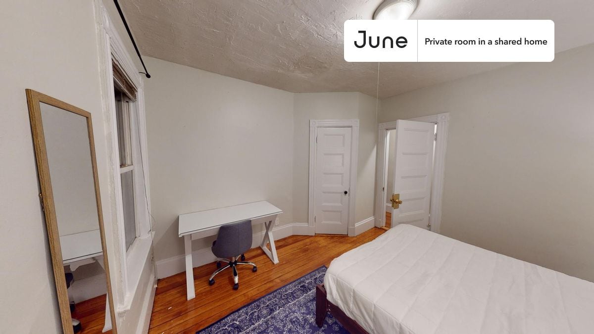 Building Photo - Room in Shared 6 bed/2 bath home in Allston
