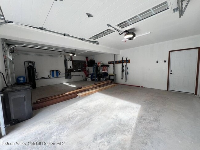 Building Photo - 32 Twin Pond Rd