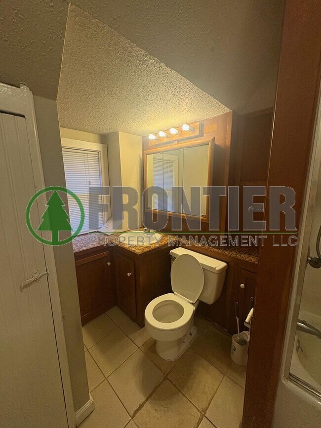 Building Photo - 3939 Magnolia Ave