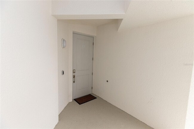 Building Photo - 15375 Grn Acrs Ave