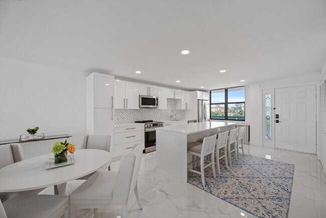 Building Photo - 900 Ocean Dr