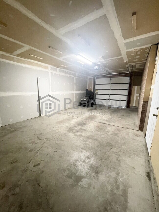 Building Photo - 4326 S 900 E