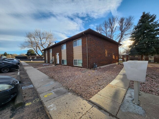 Building Photo - 6632 Dublin Loop W