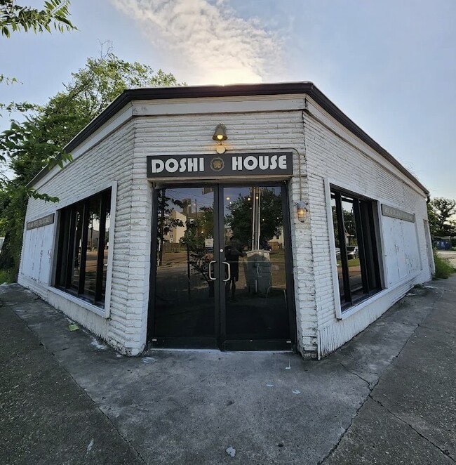 Building Photo - 2406 Truxillo St