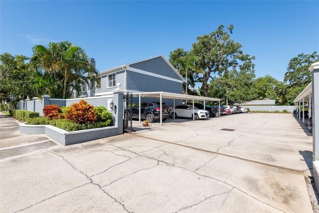 Building Photo - 315 S Edison Ave