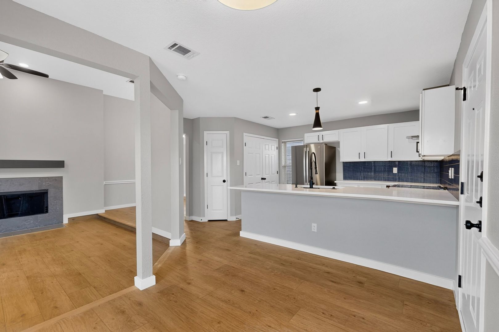 Building Photo - 405 Phillips Dr