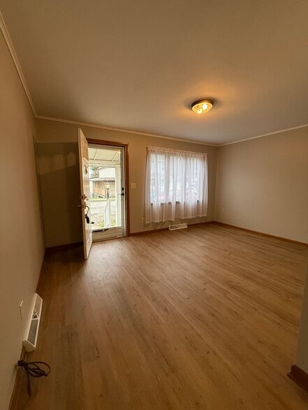 living room - 1109 Garfield St