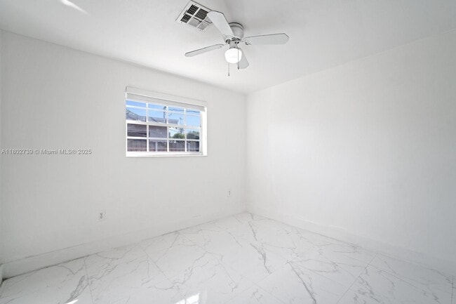Building Photo - 1314 W 80th St