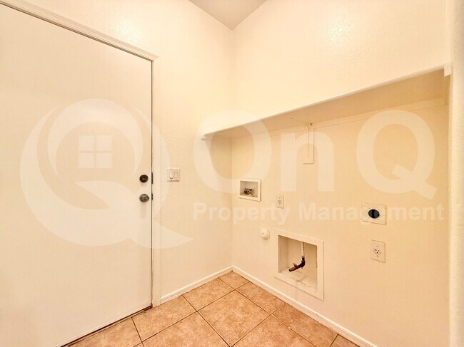 Building Photo - 11675 W Monroe St