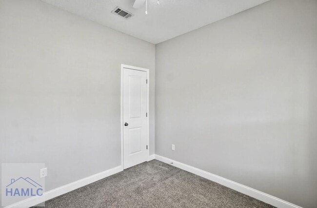 Building Photo - 147 Rimes Ave SE