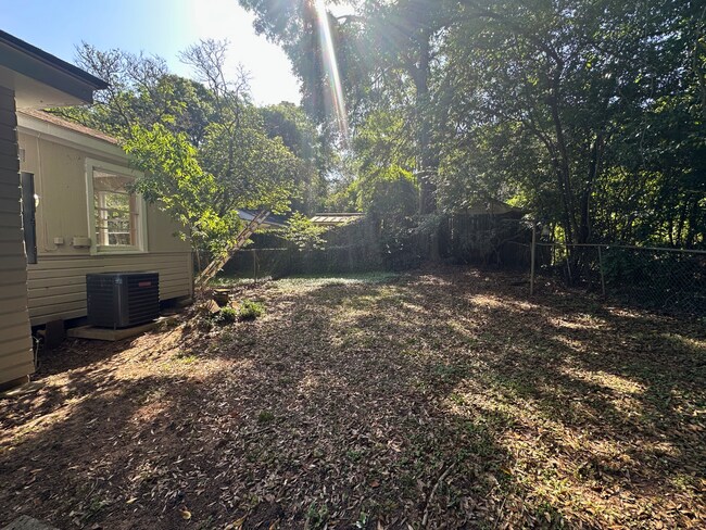 Building Photo - 5207 Azalea Cir S