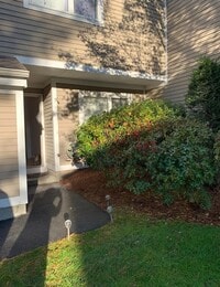 Building Photo - 802 Pine Brook Dr