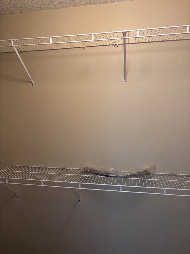 Building Photo - 121 Faybrook Dr