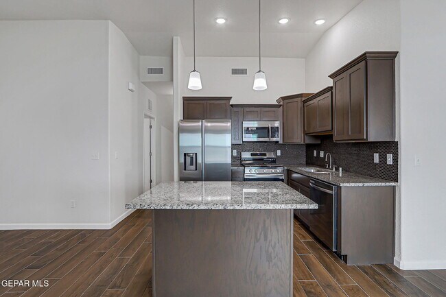 Building Photo - 5913 Ruidoso Downs St