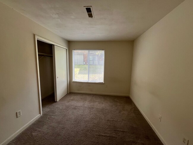 Building Photo - Blacksburg, 3 BR / 2 bath BA, Available in...