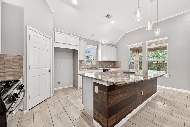 Building Photo - 3854 Fleetwood Falls Ln