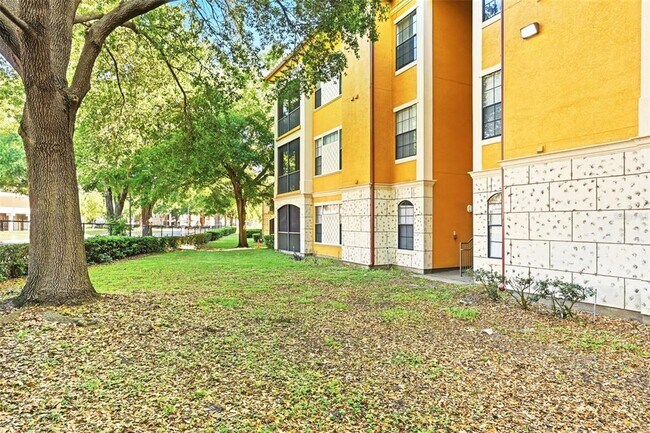 Building Photo - 6169 Metrowest Blvd