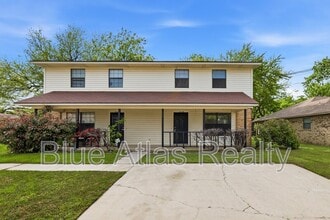 Building Photo - 3313 Gardenview Cir