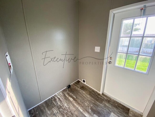 Building Photo - Bright & Spacious 3-Bed, 2-Bath Mobile Hom...