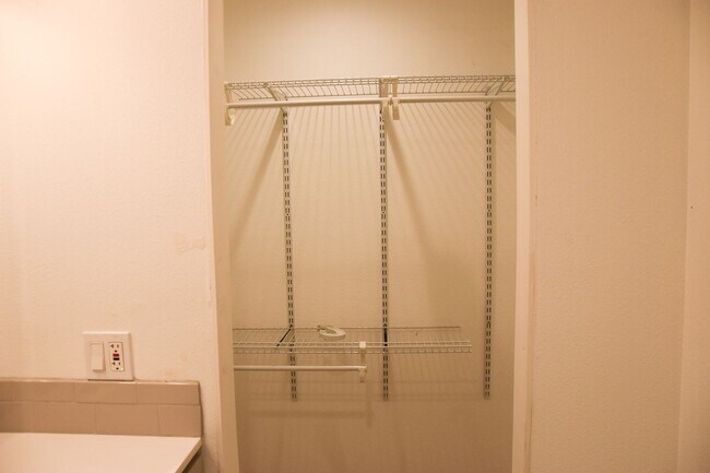 Building Photo - New ADU unit with all the amenities.