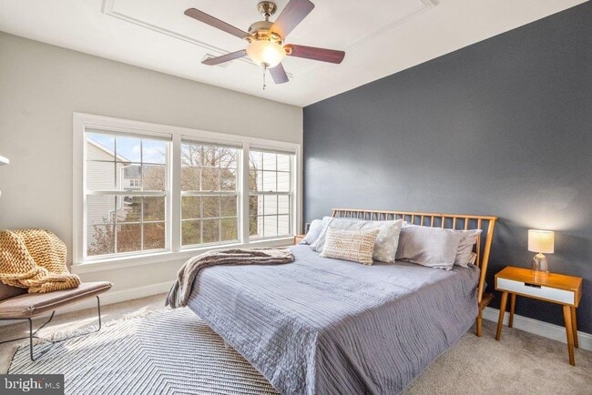 Building Photo - 10136 Pale Rose Loop