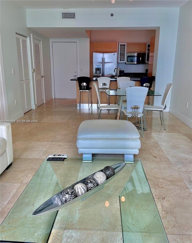 Building Photo - 950 Brickell Bay Dr