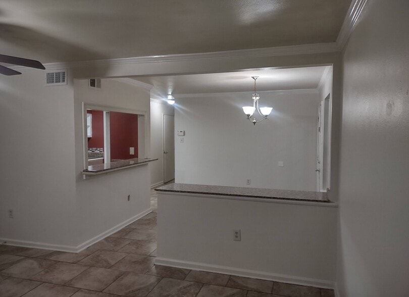 Building Photo - 10865 W Fuller Pl