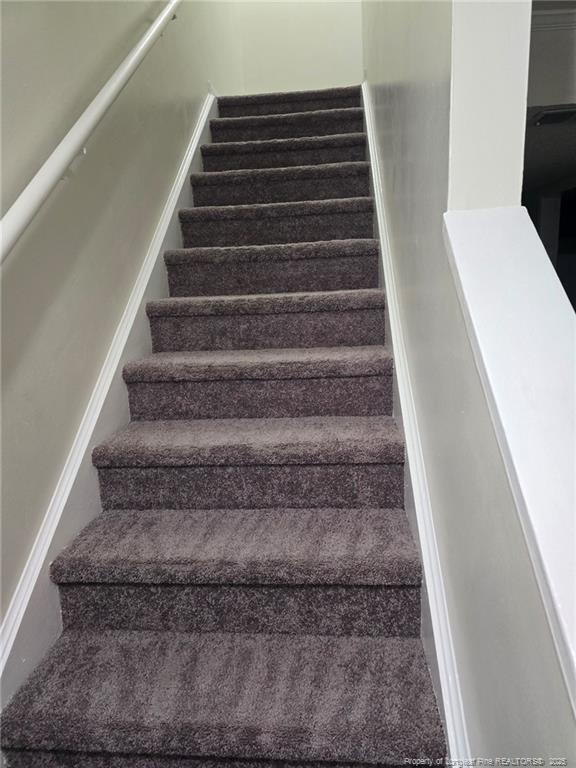 Building Photo - 583 Winding Creek Rd