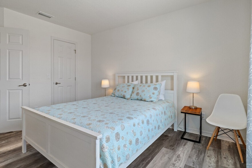 Building Photo - 10229 W Middleburg Loop