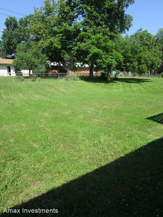 Building Photo - 1801-1803-1803 Garden Dr