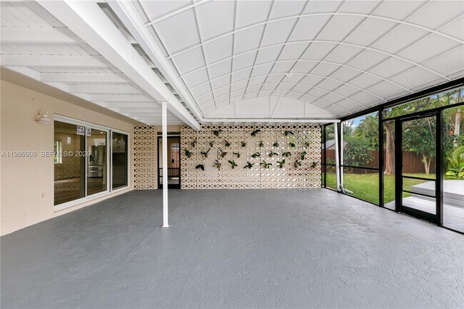 Building Photo - 1507 Harding St