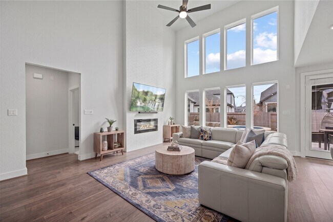 Building Photo - 30155 Gold Finch Pl